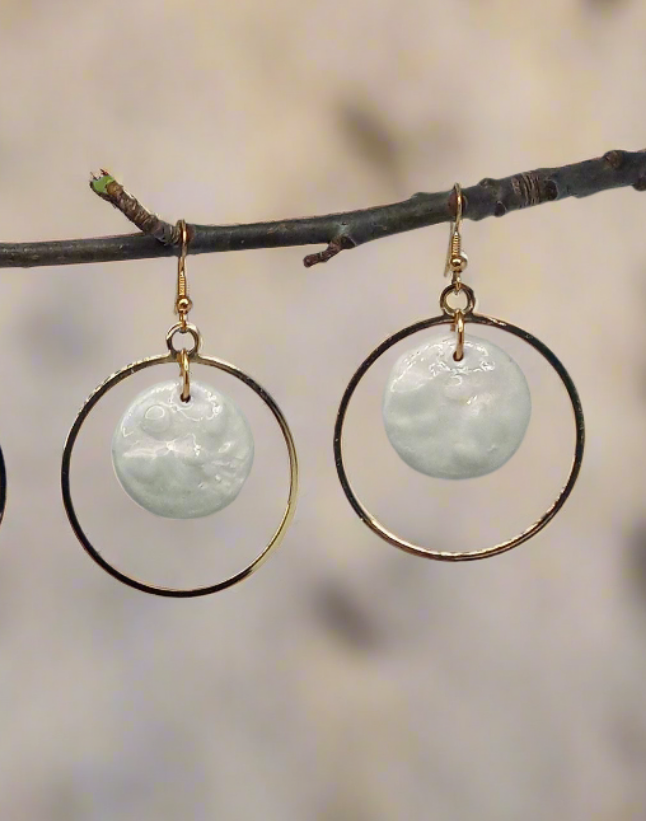 ΔRTISTΔ - Baroque Boho Pearl Hoops