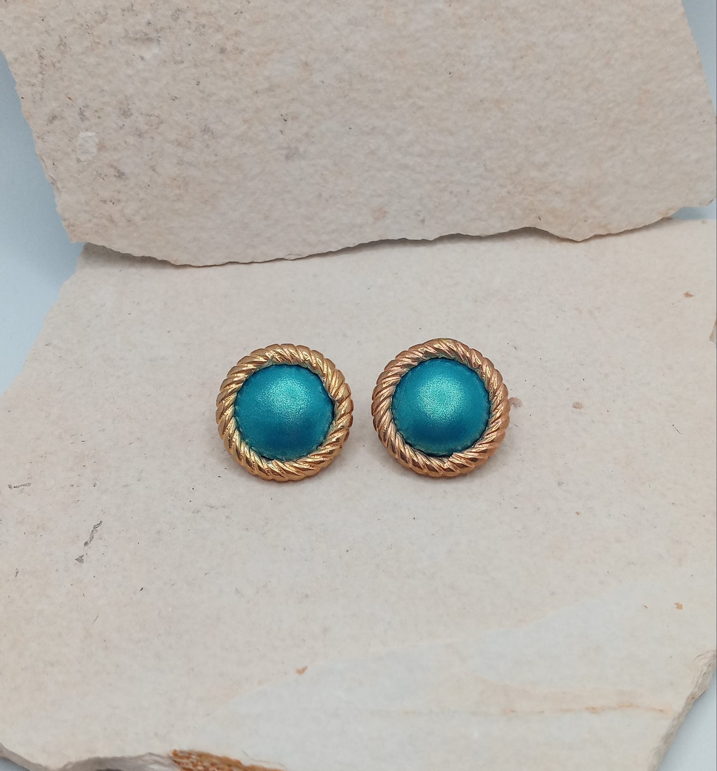 ΔRTISTΔ - Pop of Pearl Earrings-Gold