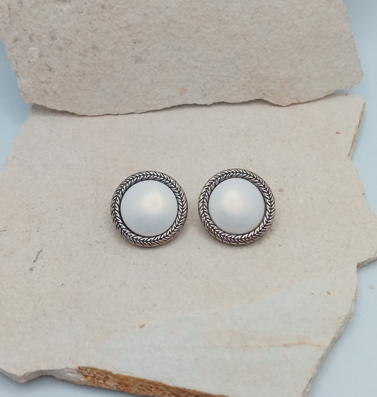 ΔRTISTΔ - Pop of Pearl Earrings-Silver