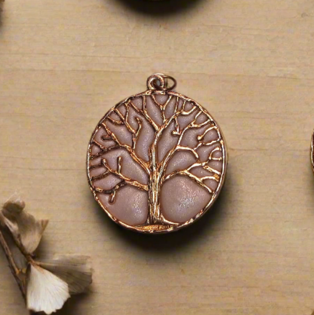 ΔRTISTΔ - Tree of Life Pendant