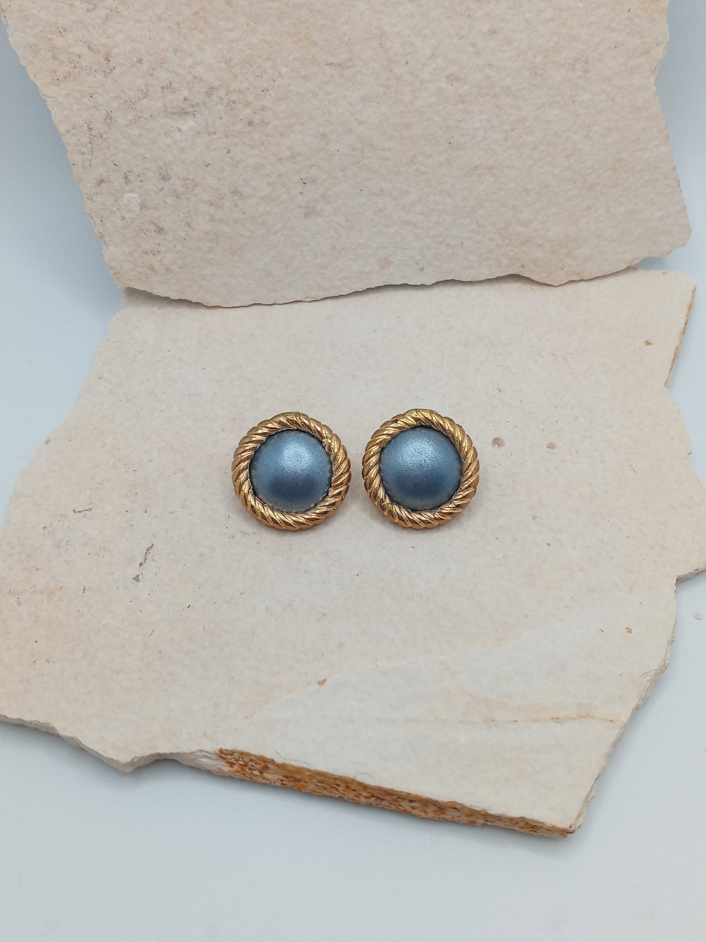 ΔRTISTΔ - Pop of Pearl Earrings-Gold