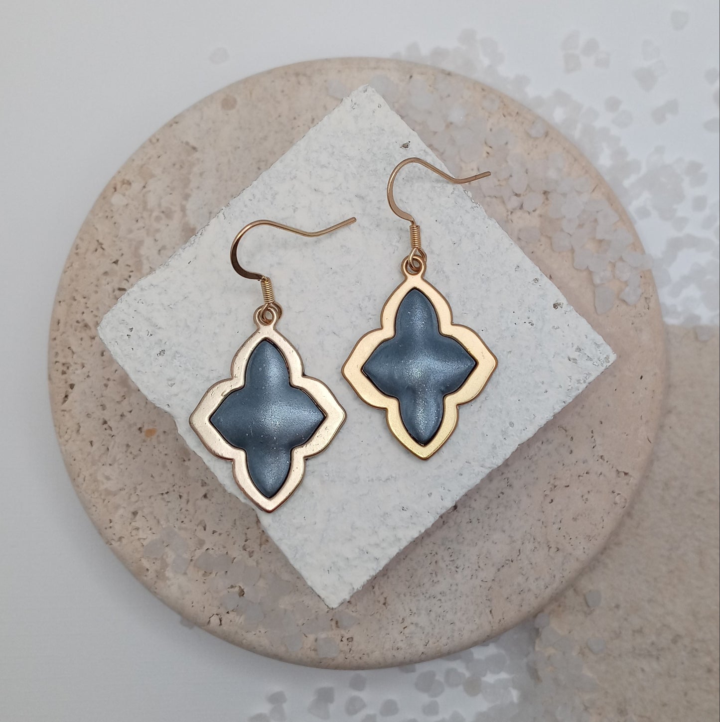 ΔRTISTΔ - Flowers of Hope Earrings