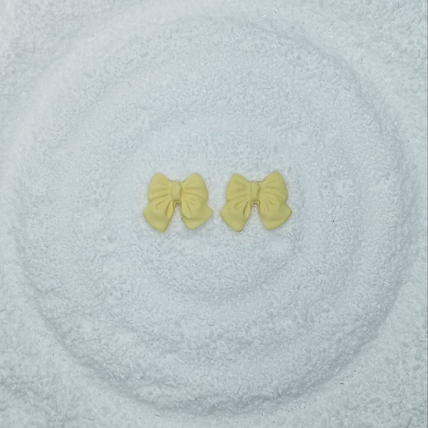 ΔRTISTΔ - Bows So Sweet Stud Earrings