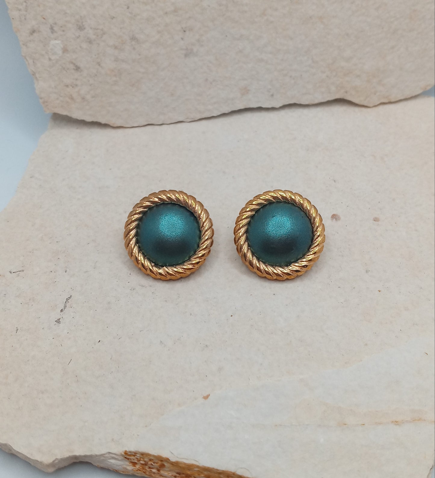 ΔRTISTΔ - Pop of Pearl Earrings-Gold