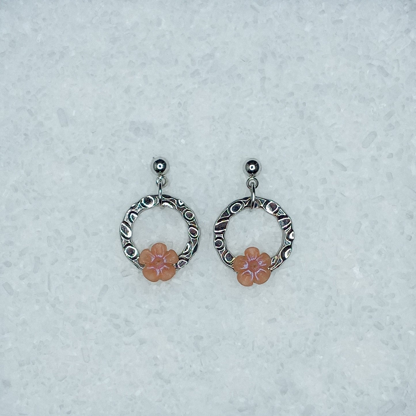 *NEW* ΔRTISTΔ - Petite Petals Earrings