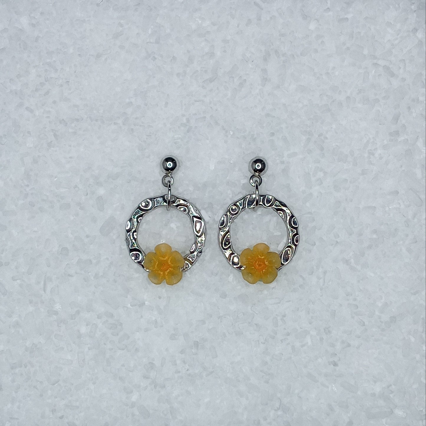 *NEW* ΔRTISTΔ - Petite Petals Earrings