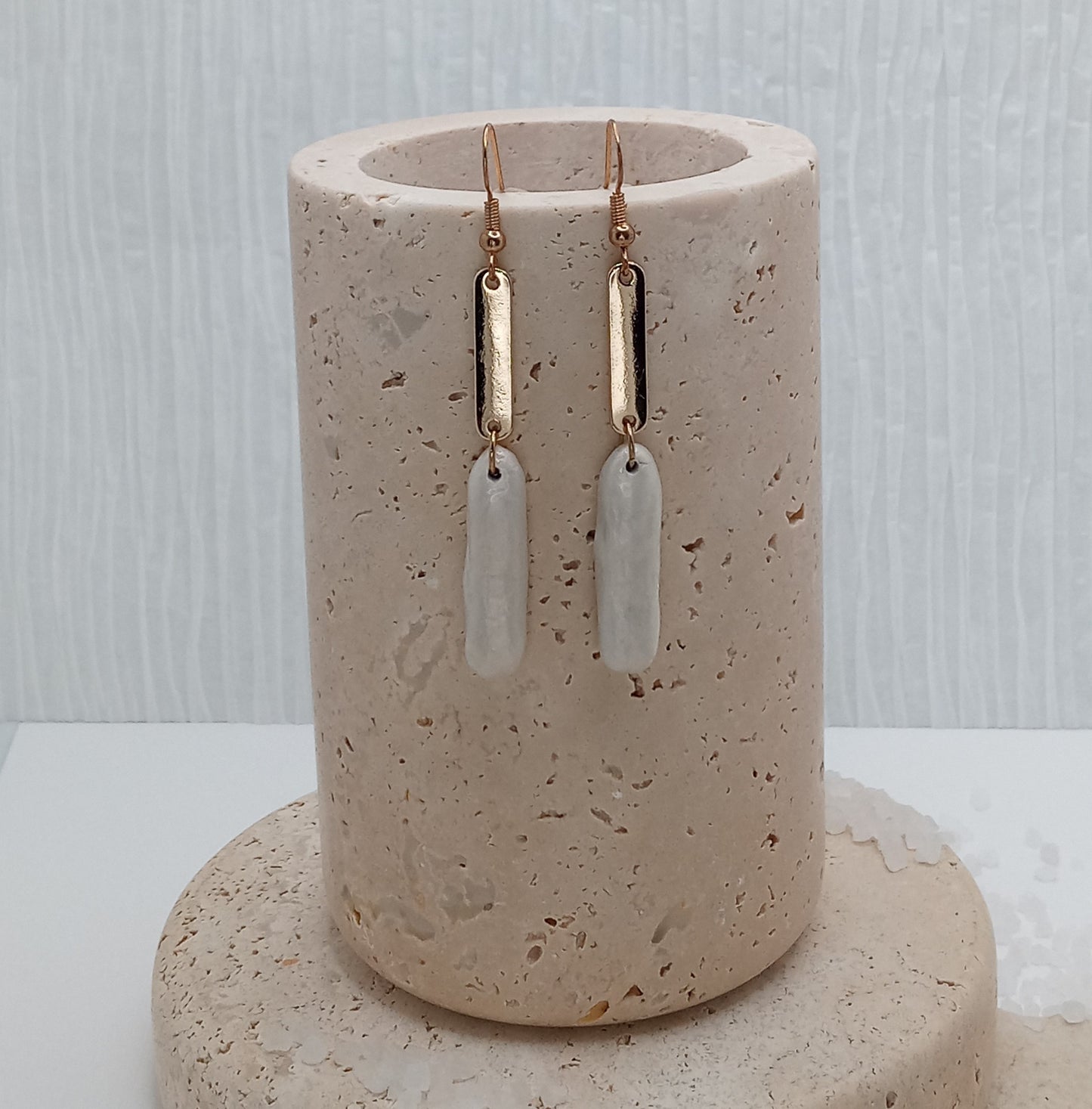 ΔRTISTΔ - Baroque Bar Pearl Earrings