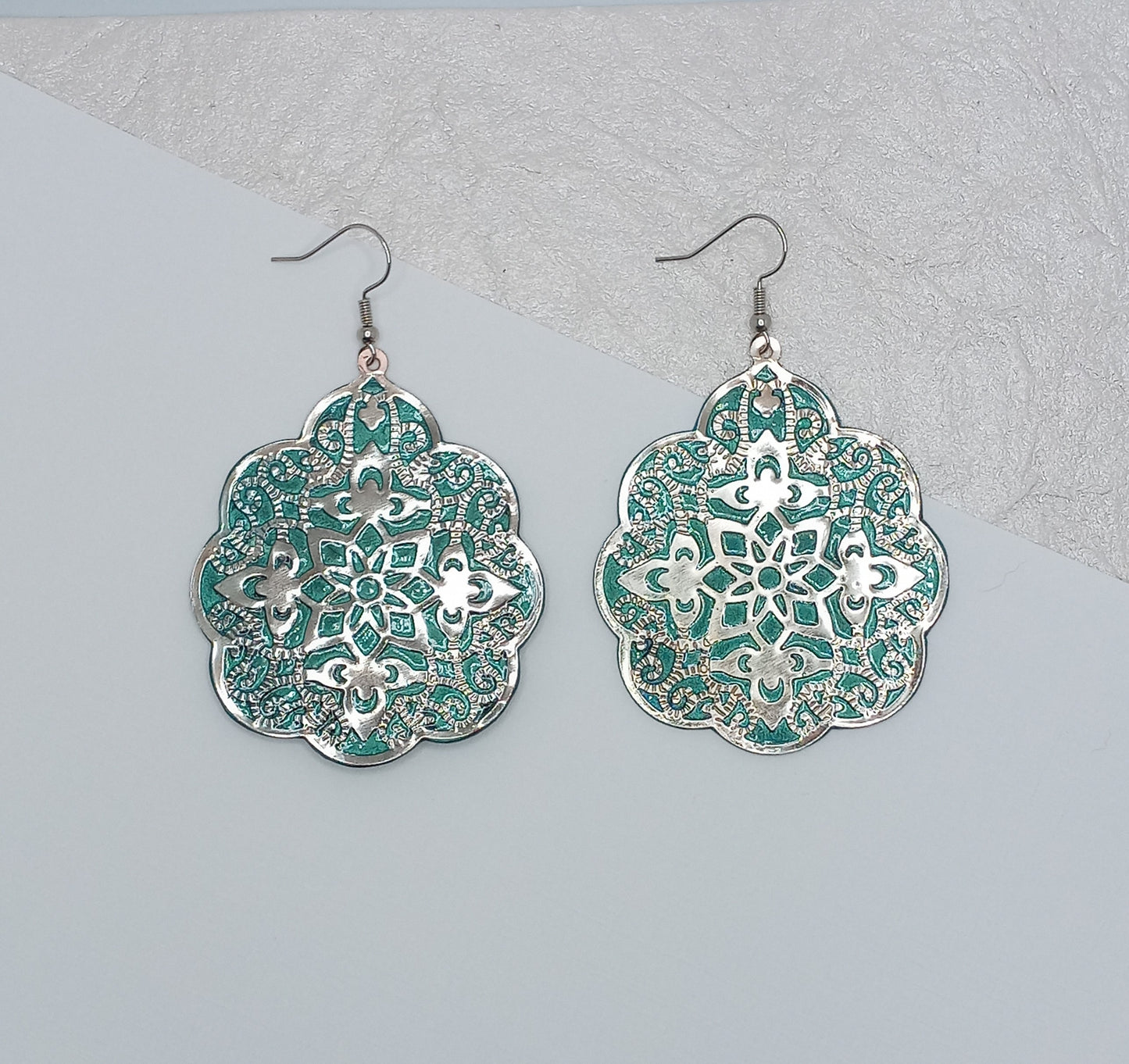 ΔRTISTΔ - Metallic Mandala Earrings