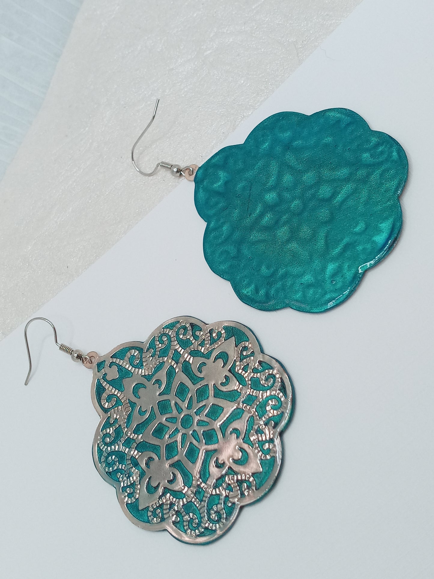 ΔRTISTΔ - Metallic Mandala Earrings