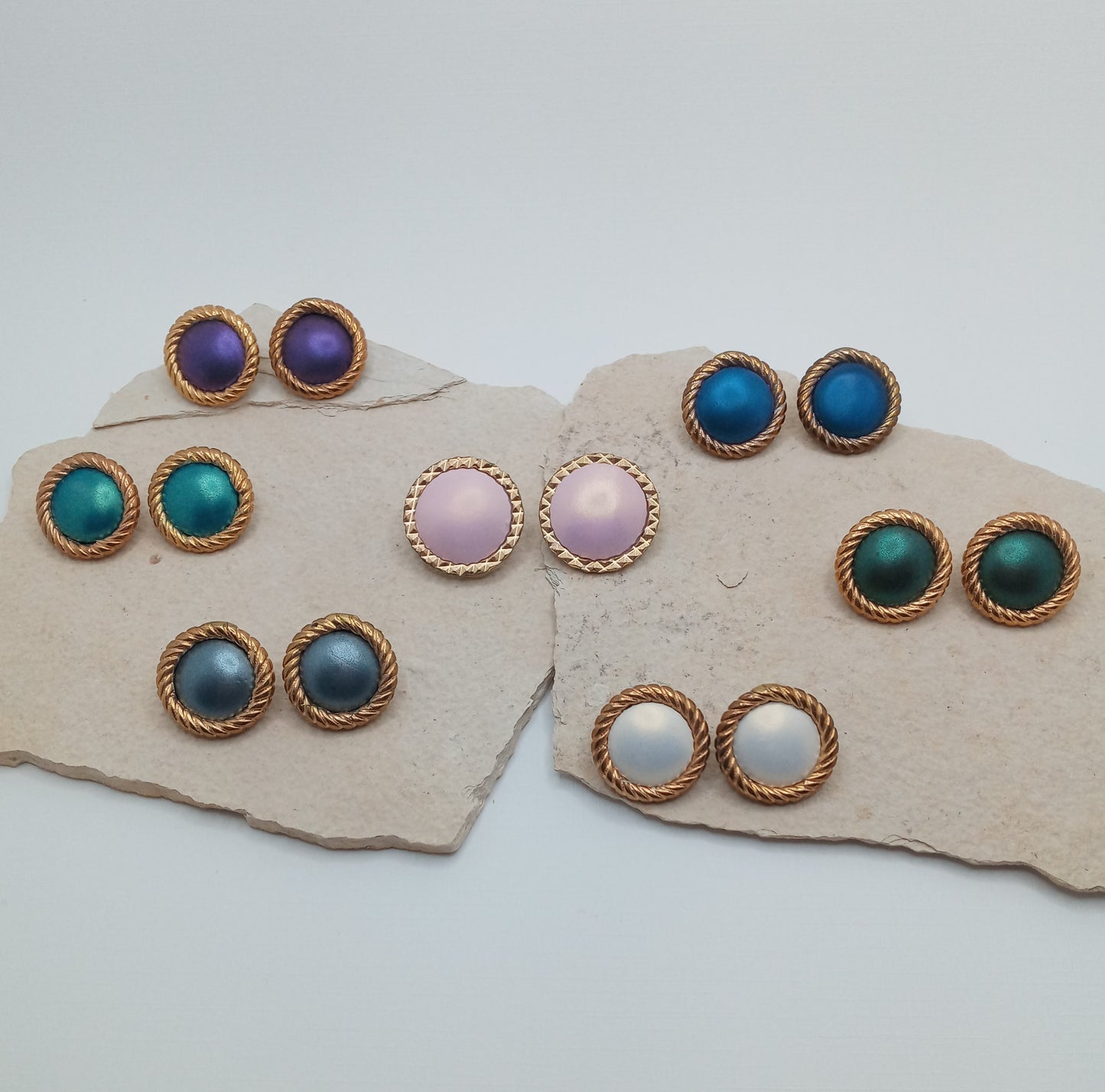 ΔRTISTΔ - Pop of Pearl Earrings-Gold