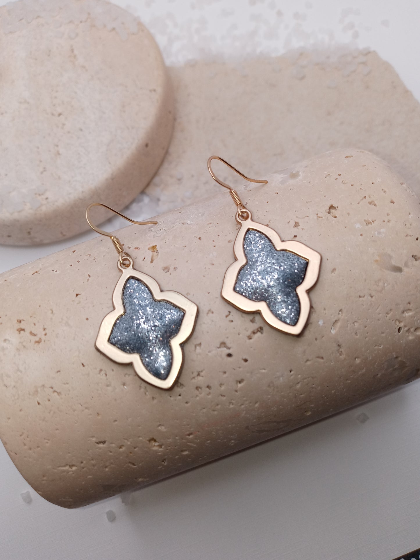ΔRTISTΔ - Flowers of Hope Earrings